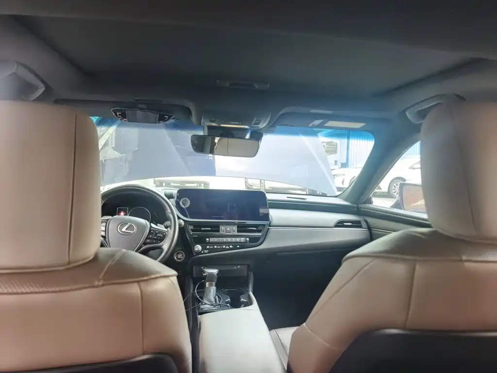 Lexus ES — миниатюра 14