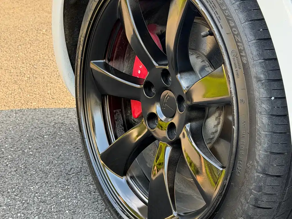 Tesla Model 3 — миниатюра 7