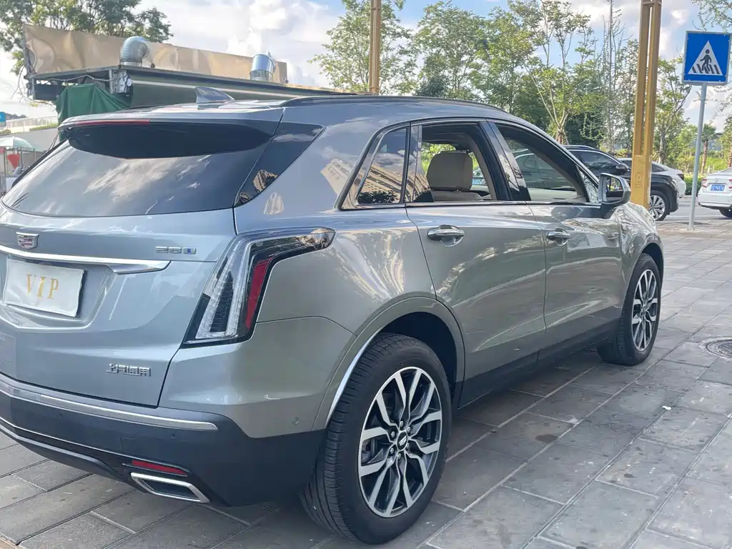CADILLAC XT5