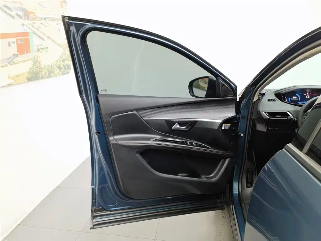 Peugeot 5008 2017 380THP 7 мест