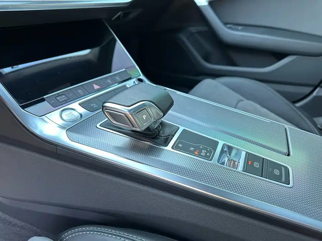 Audi A6L — миниатюра 12