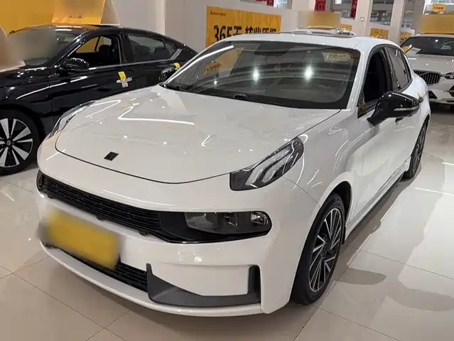 2021 Lynk & Co 03