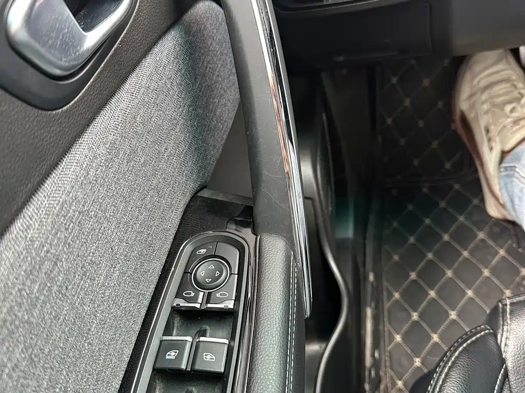 BAIC EX3 — миниатюра 19