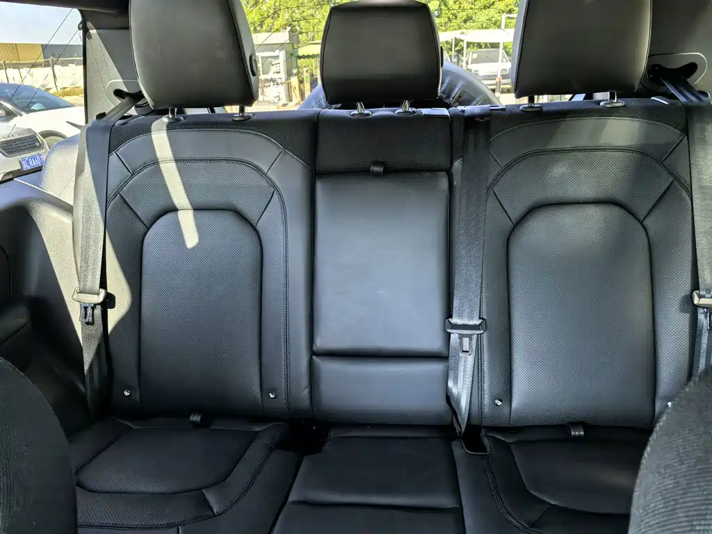 Land Rover Defender — миниатюра 10