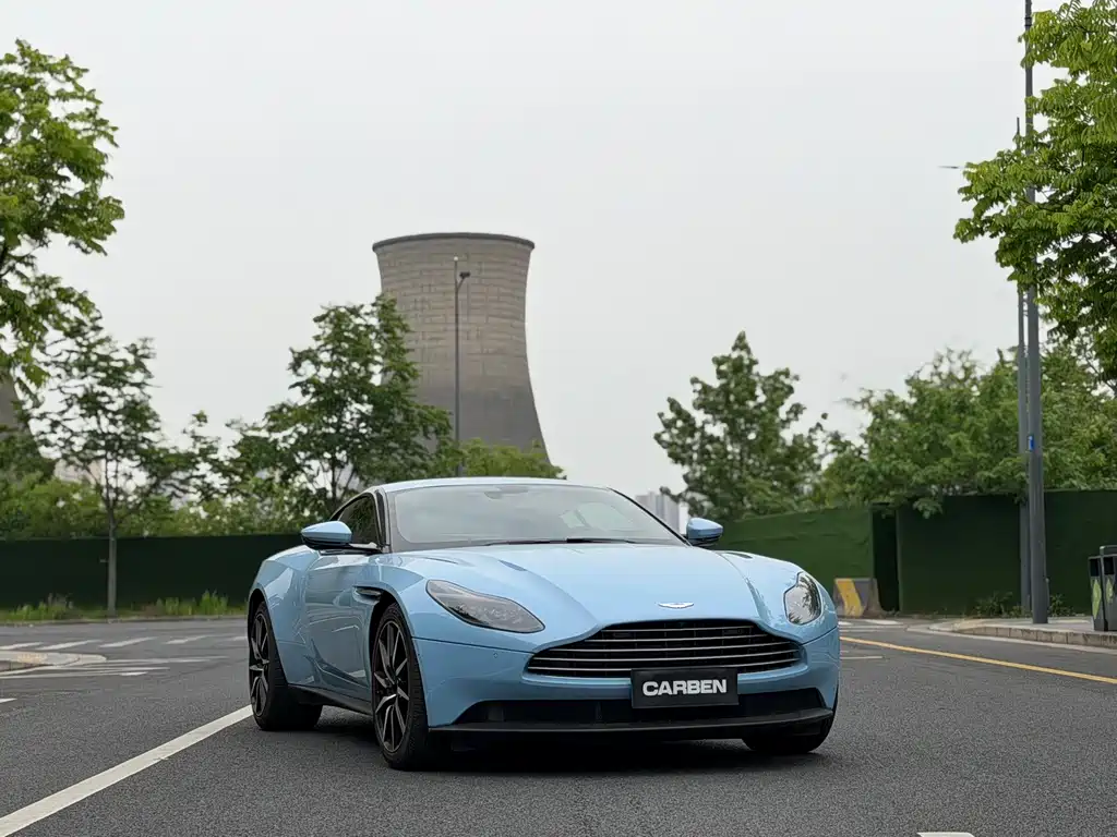 Aston Martin DB11 2018
