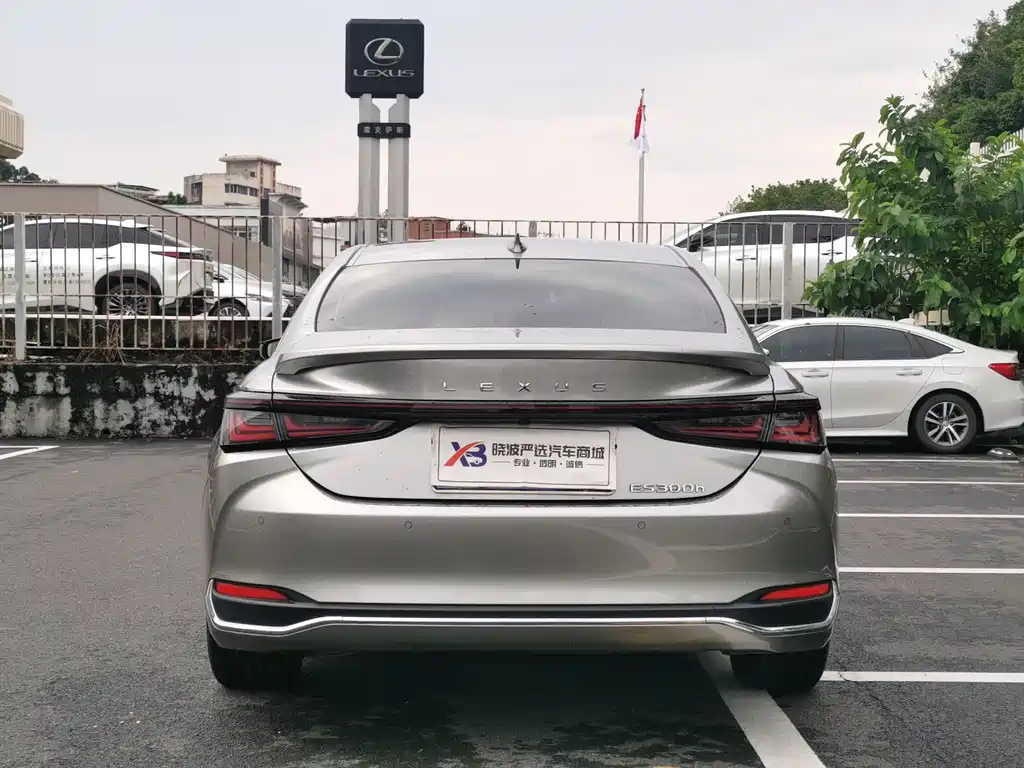 Lexus ES — миниатюра 6