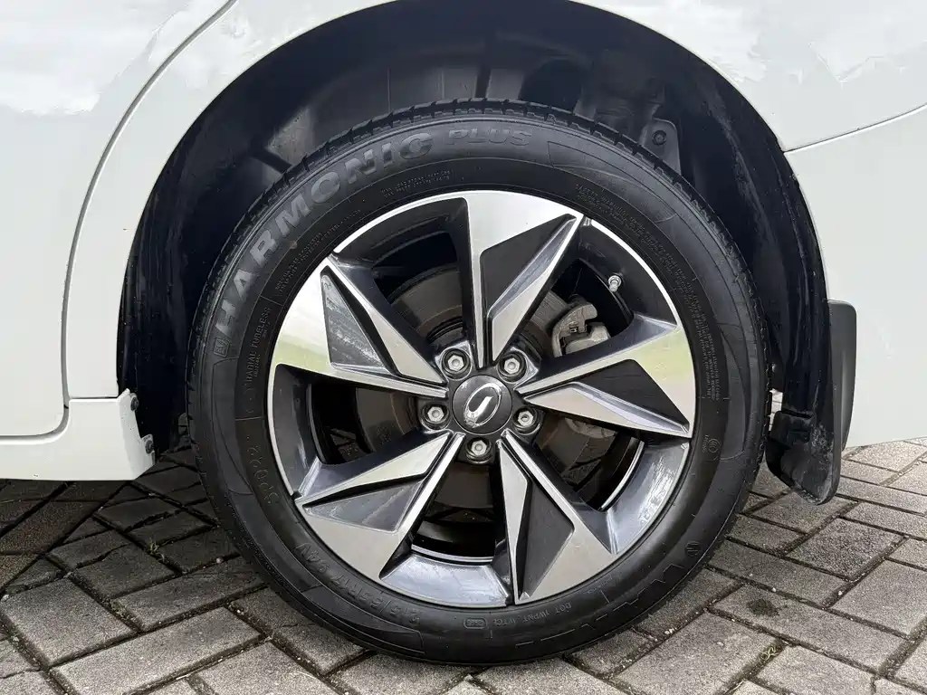 GAC M6 2021 270T DCT Luxury （ мест）