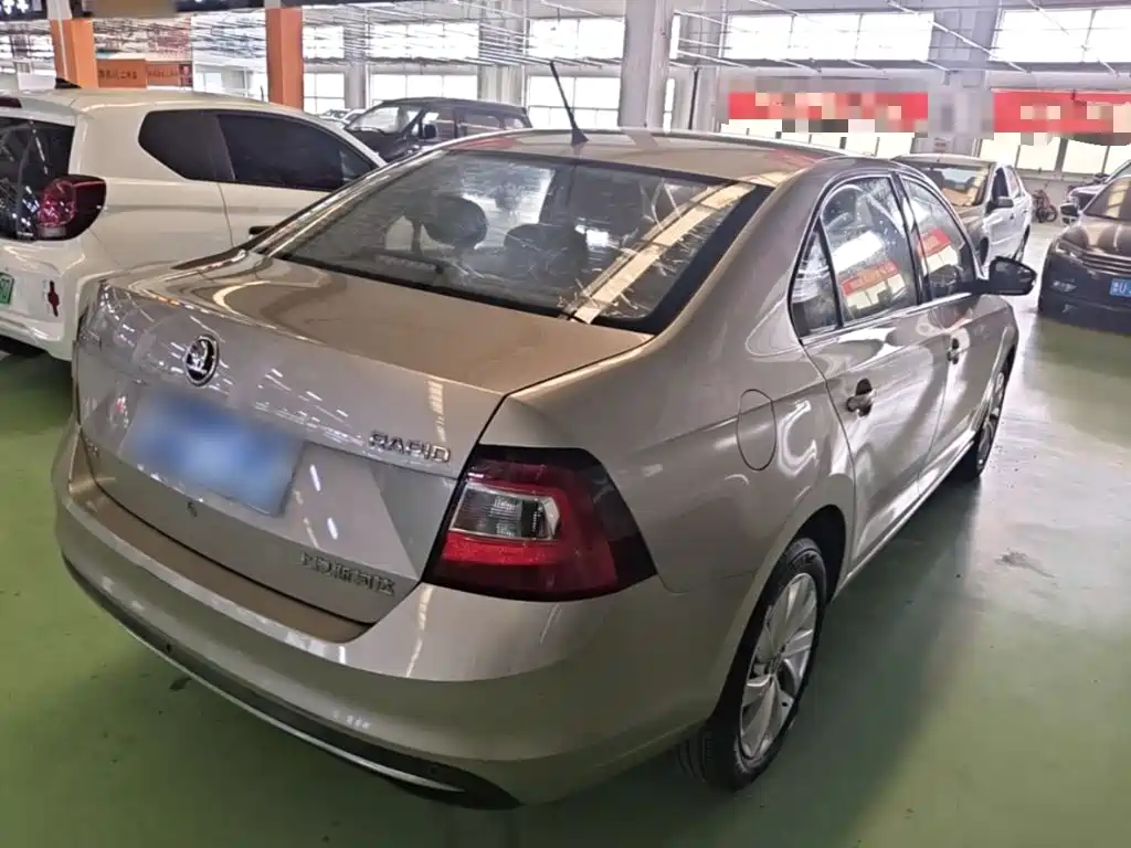 Skoda Rapid — миниатюра 7
