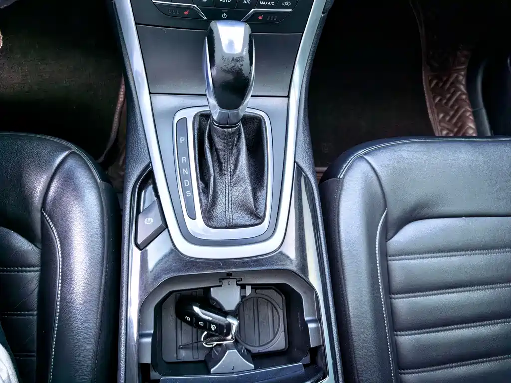 Ford Edge — миниатюра 13