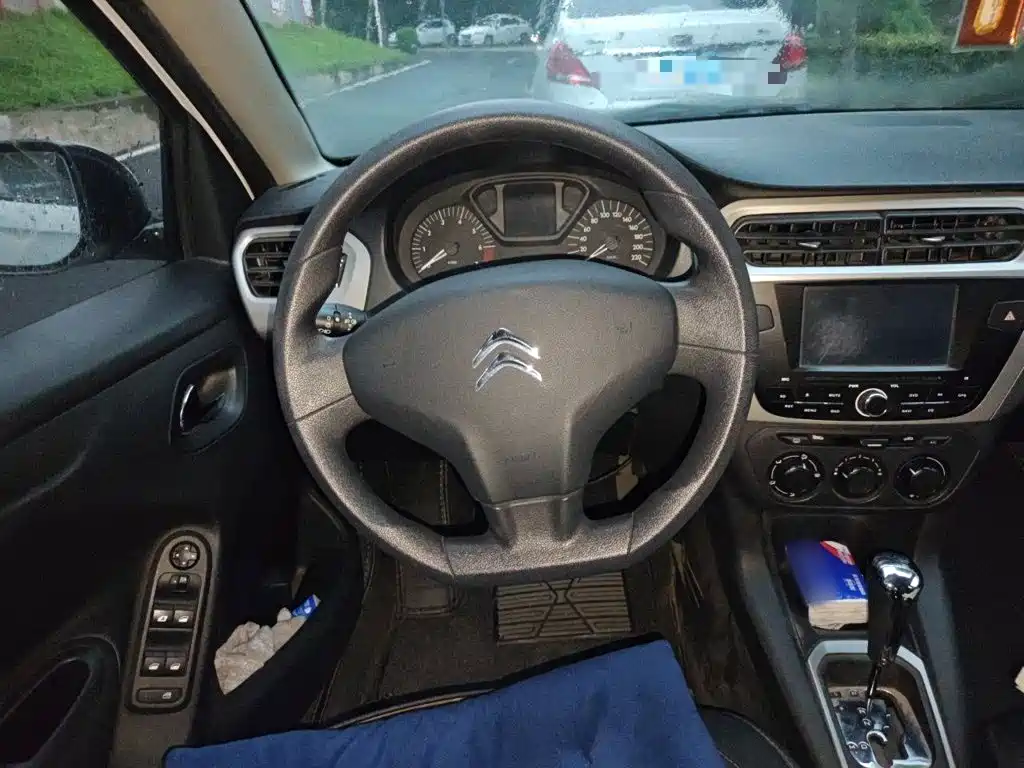 Citroen Elysee — миниатюра 11