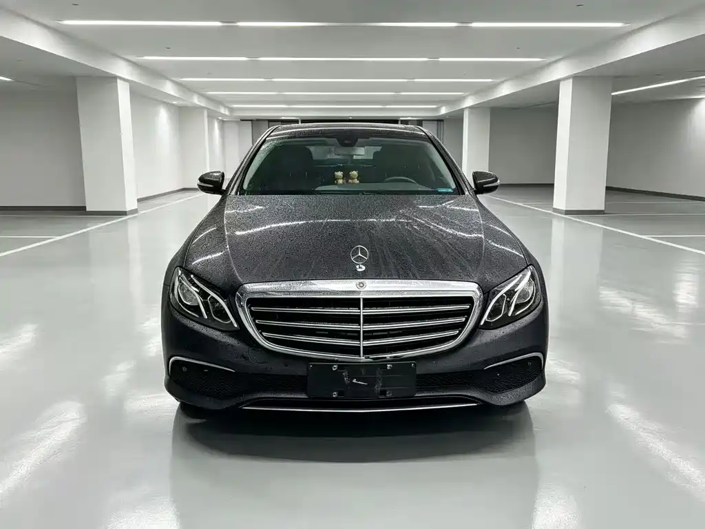 Mercedes-Benz E-Class — миниатюра 2