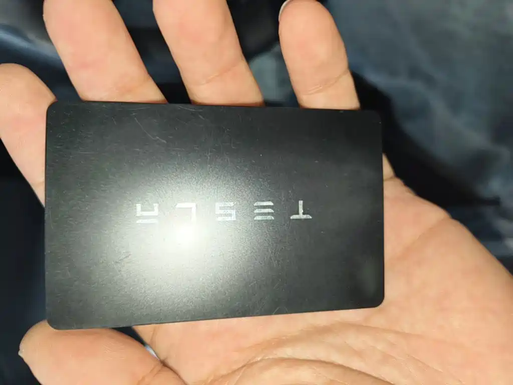 Tesla Model 3 — миниатюра 9