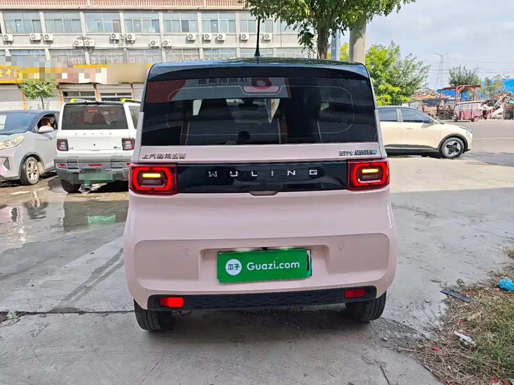 Wuling MINIEV — миниатюра 6