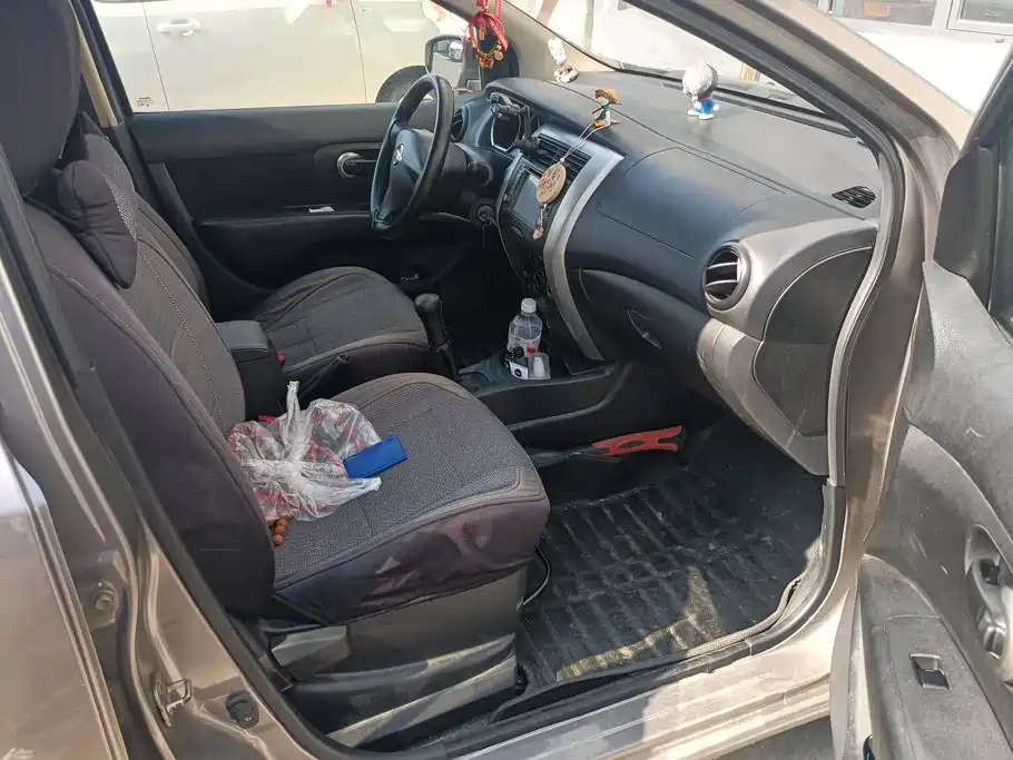 Nissan Livina — миниатюра 8