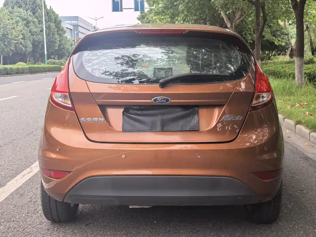 Ford Fiesta — миниатюра 6