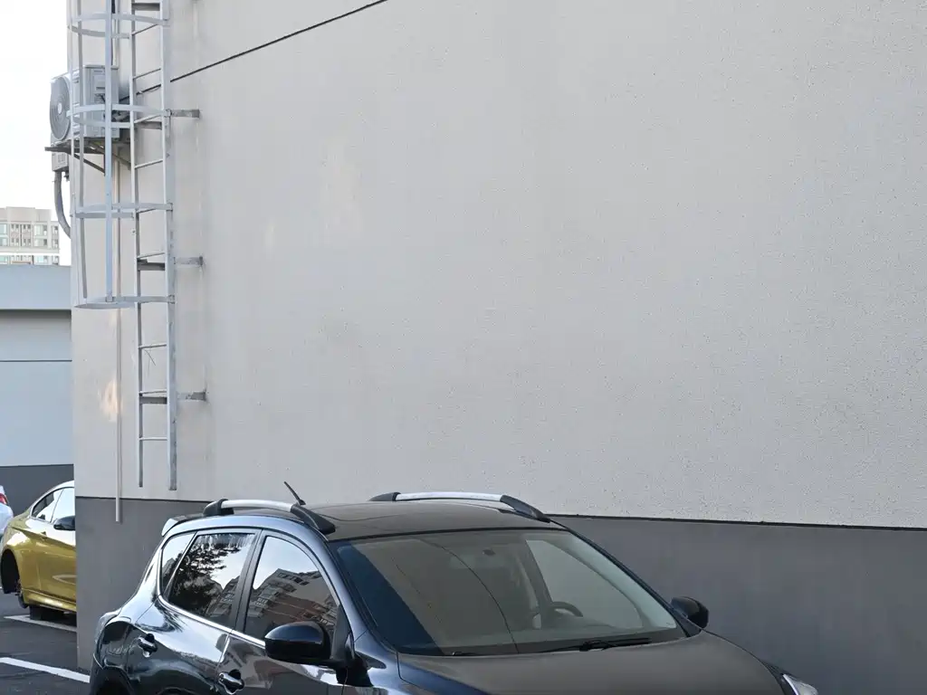 Nissan Tiida — миниатюра 3