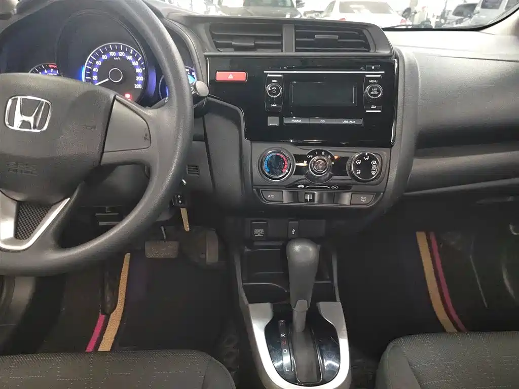 Honda Fit 2016 1.5L LXS CVT Comfort