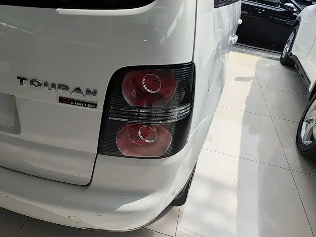 Volkswagen Touran — миниатюра 8