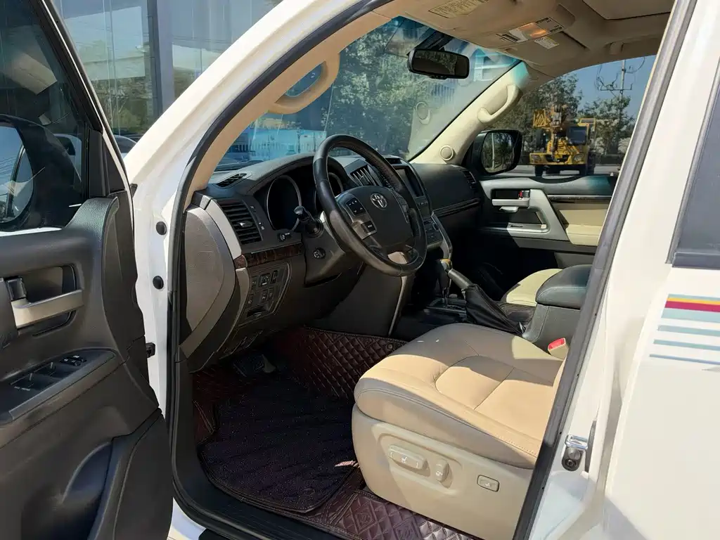 Toyota Land Cruiser — миниатюра 4