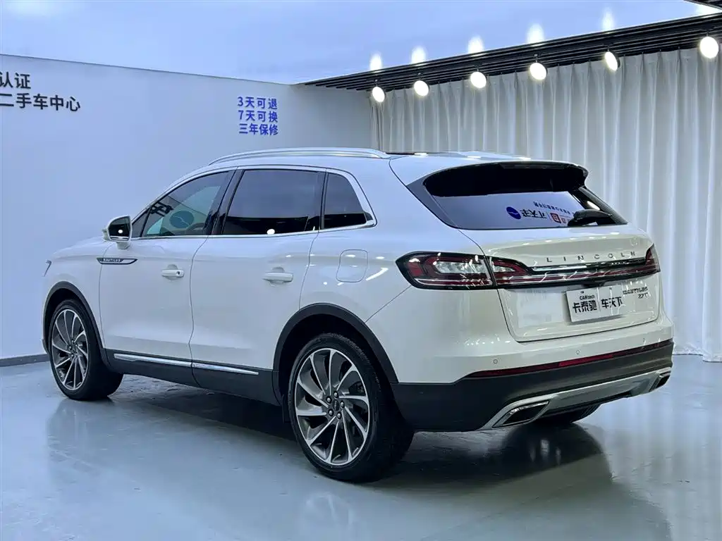 Lincoln Nautilus 2021 2.7T