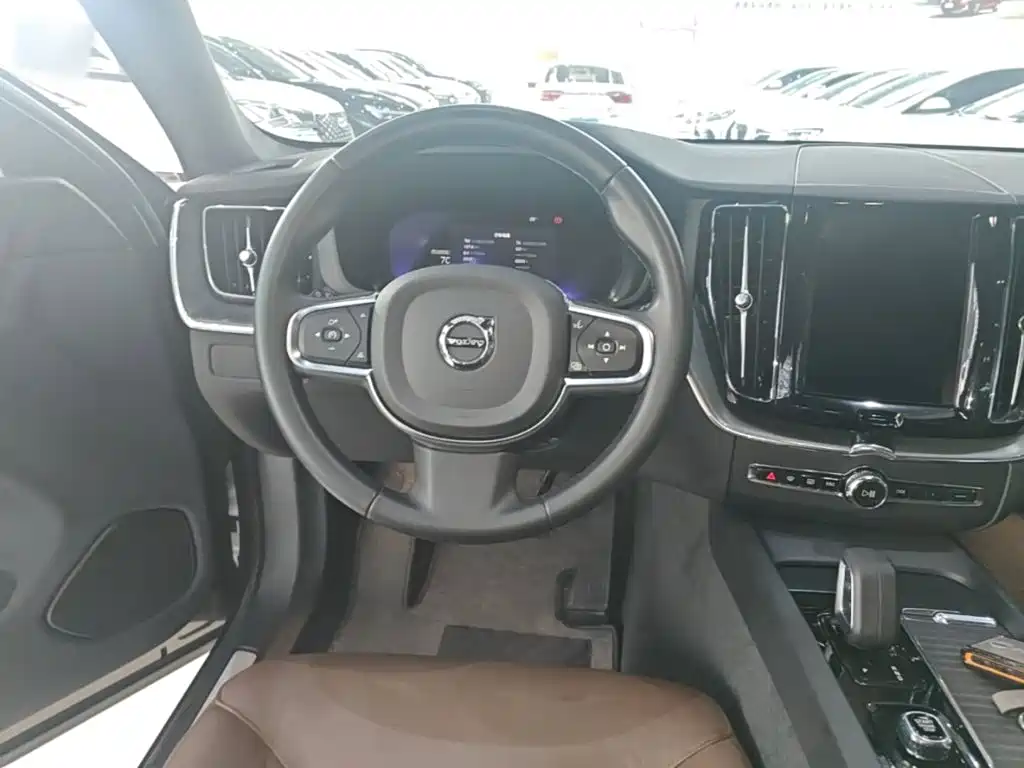 Volvo XC60 — миниатюра 11