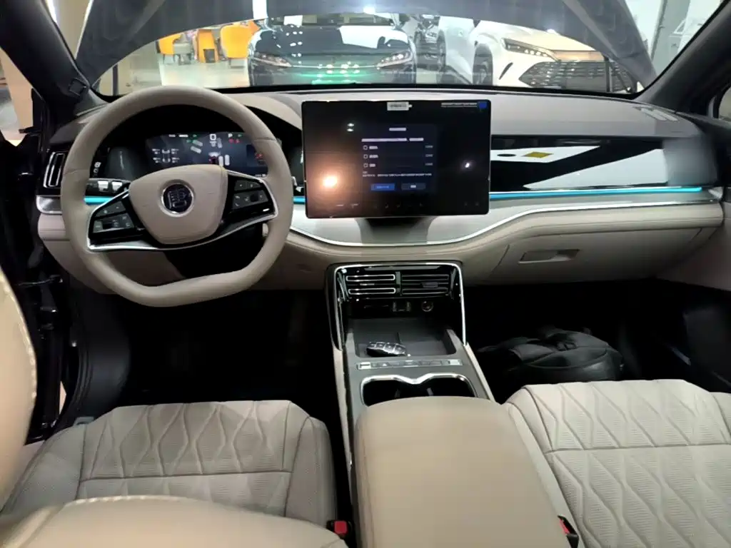 BYD Tang New Energy — миниатюра 6