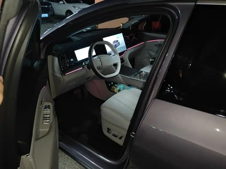 BYD Song Ultra — миниатюра 9