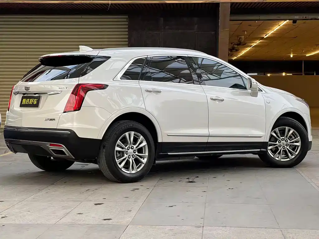CADILLAC XT5