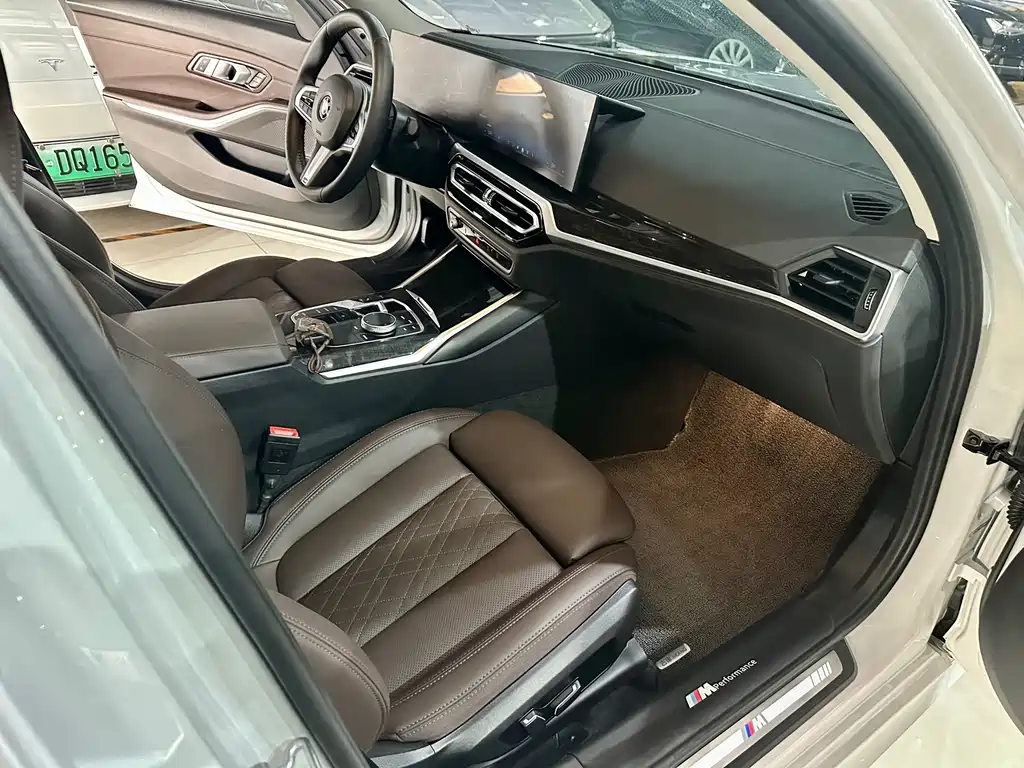 BMW 3 Series — миниатюра 12