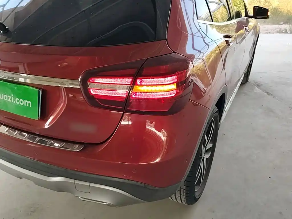 Mercedes-Benz GLA — миниатюра 8