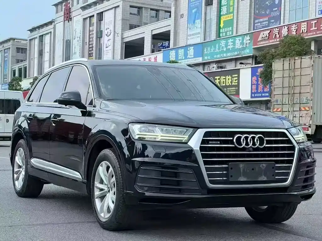 Audi Q7 2018 40 TFSI Comfort