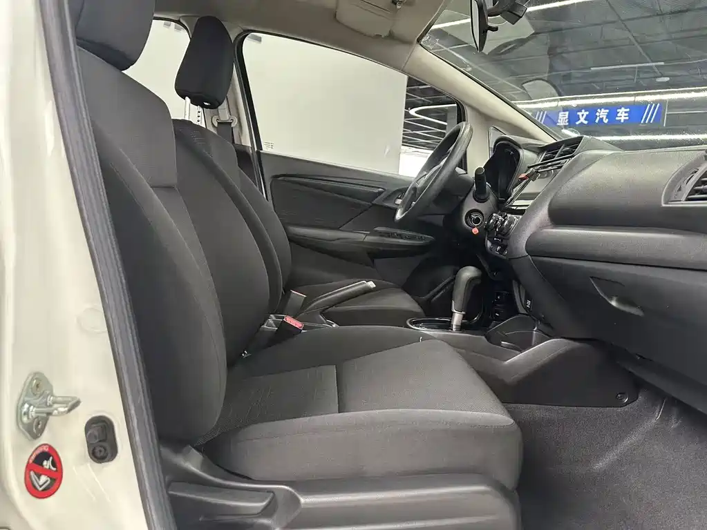 Honda Fit — миниатюра 15