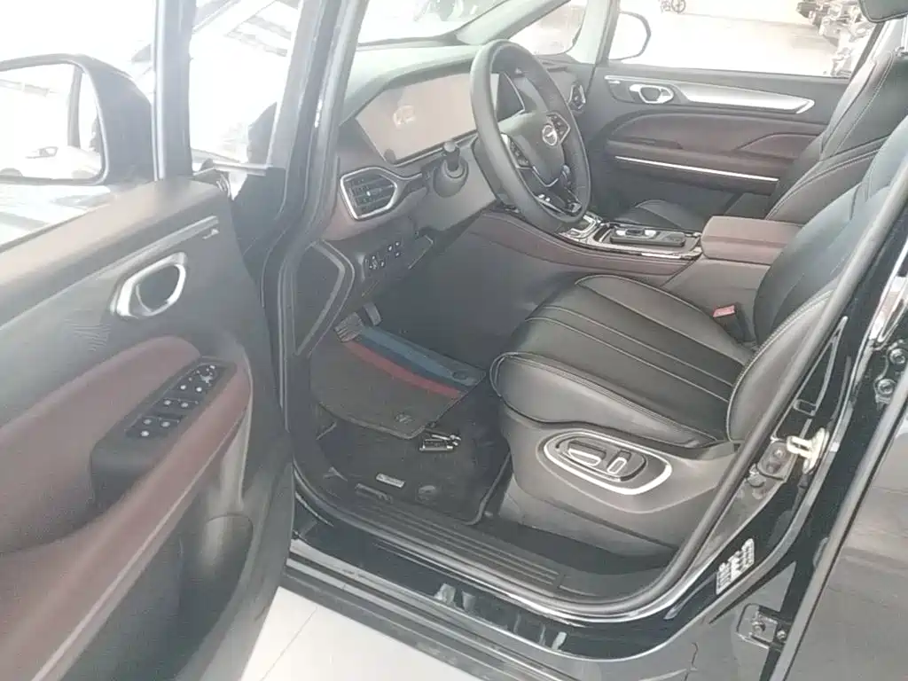 GAC Trumpchi M6 2023 — фото 15