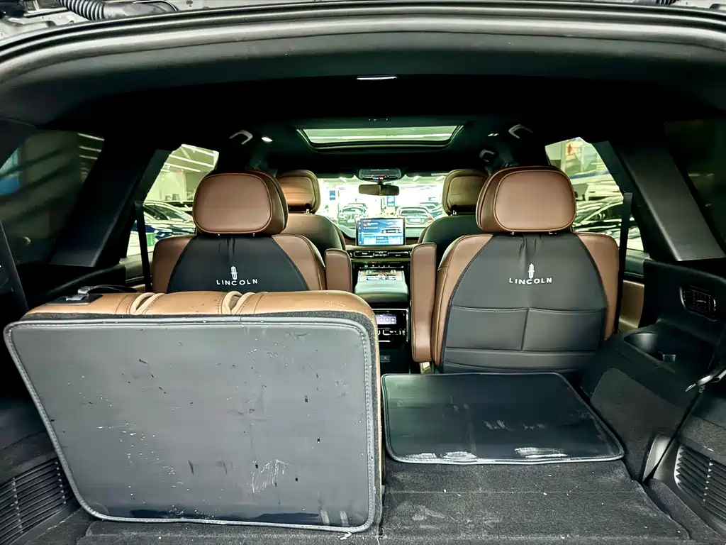 Lincoln Aviator — миниатюра 13