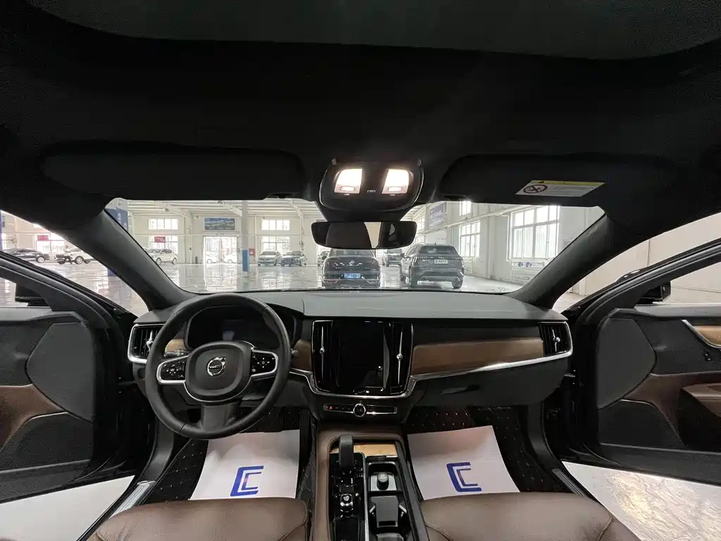 Volvo S90 — миниатюра 9