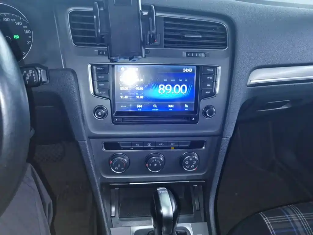 Volkswagen Golf — миниатюра 13