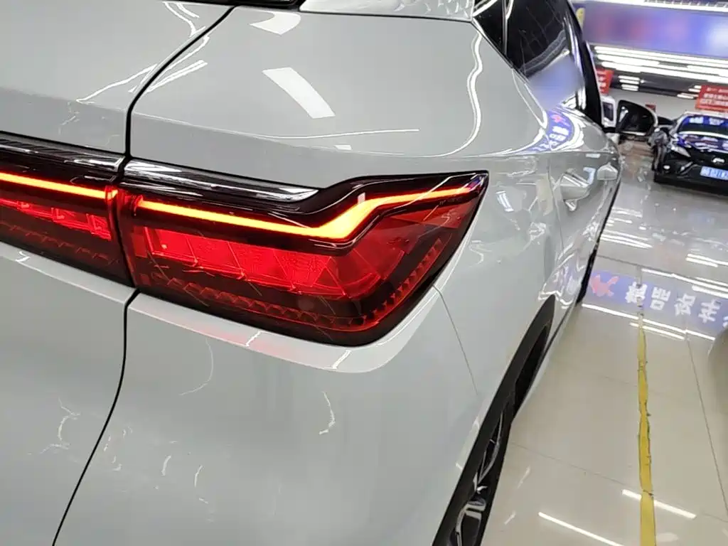 BYD Yuan Plus — миниатюра 8