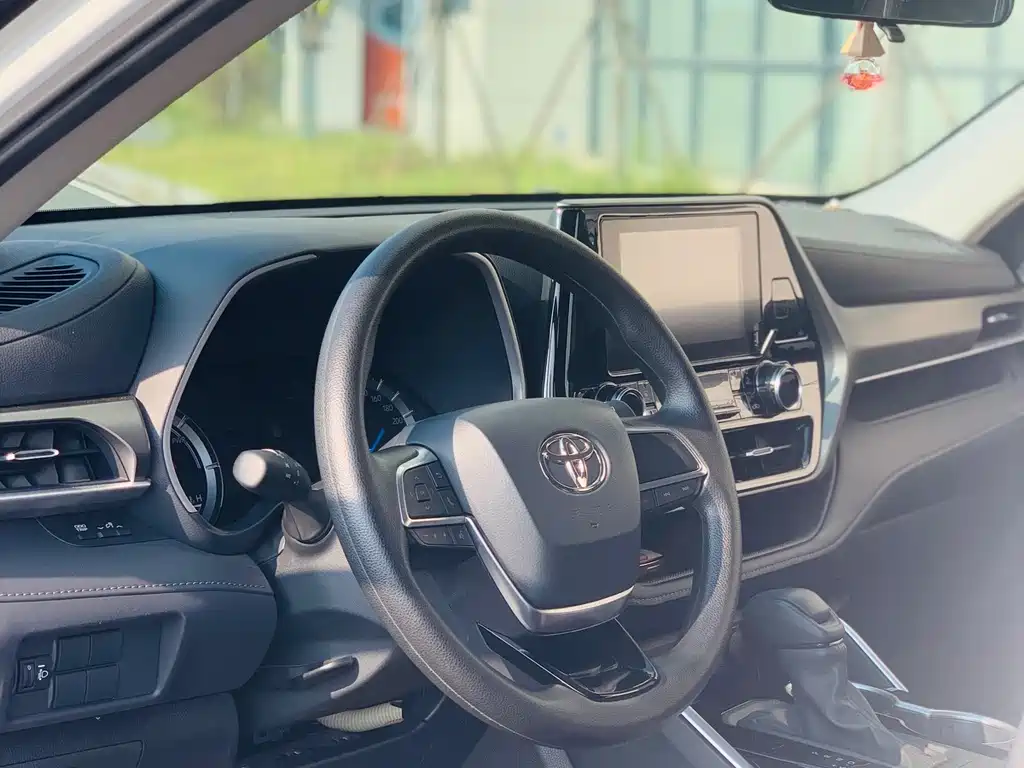 Toyota Highlander — миниатюра 13
