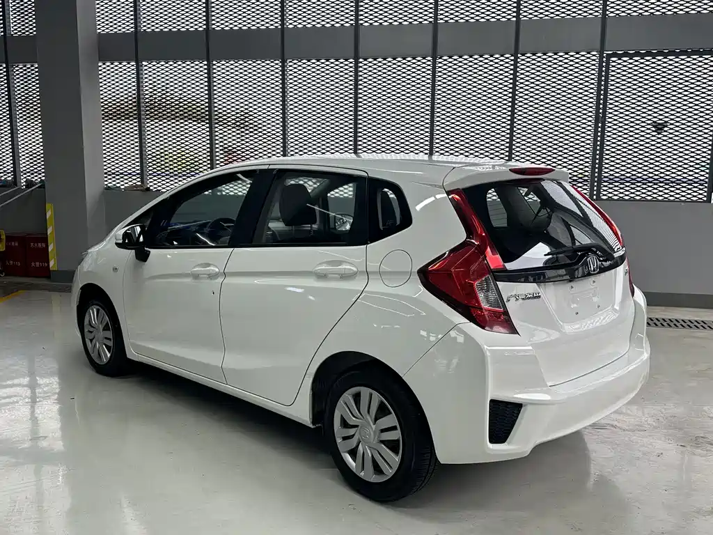 Honda Fit — миниатюра 9