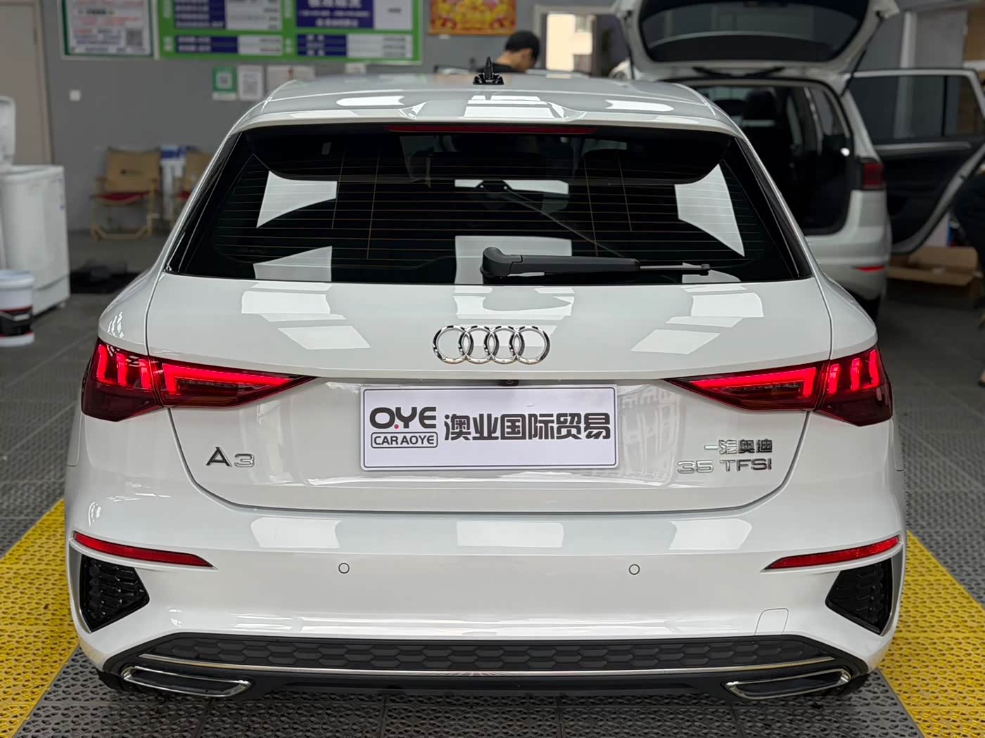 Audi A3 1.4 л 2023 г. Белый, пробег 22500 км