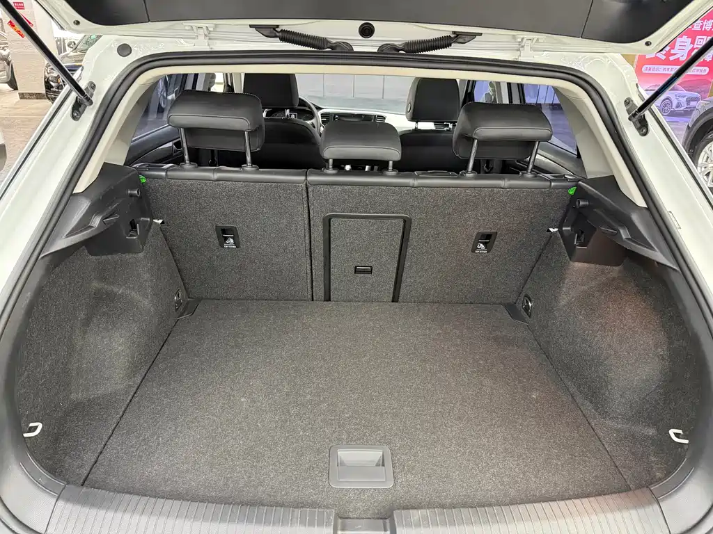 VOLKSWAGEN T ROC EXPLORING SONGS