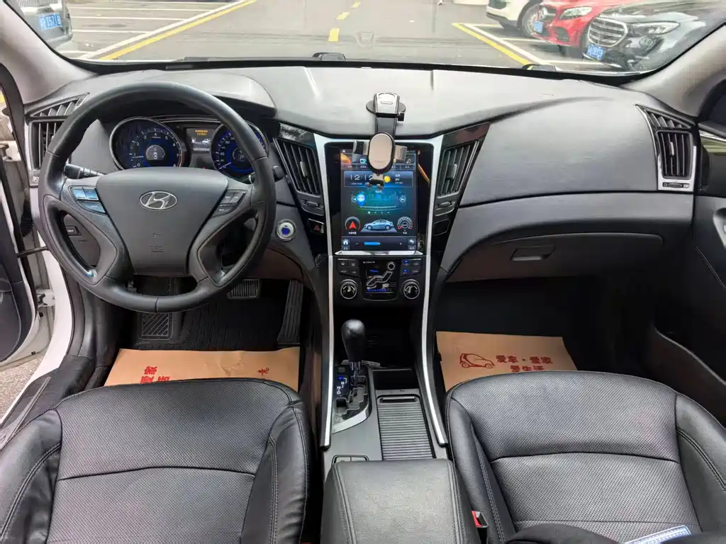Hyundai Sonata — миниатюра 10