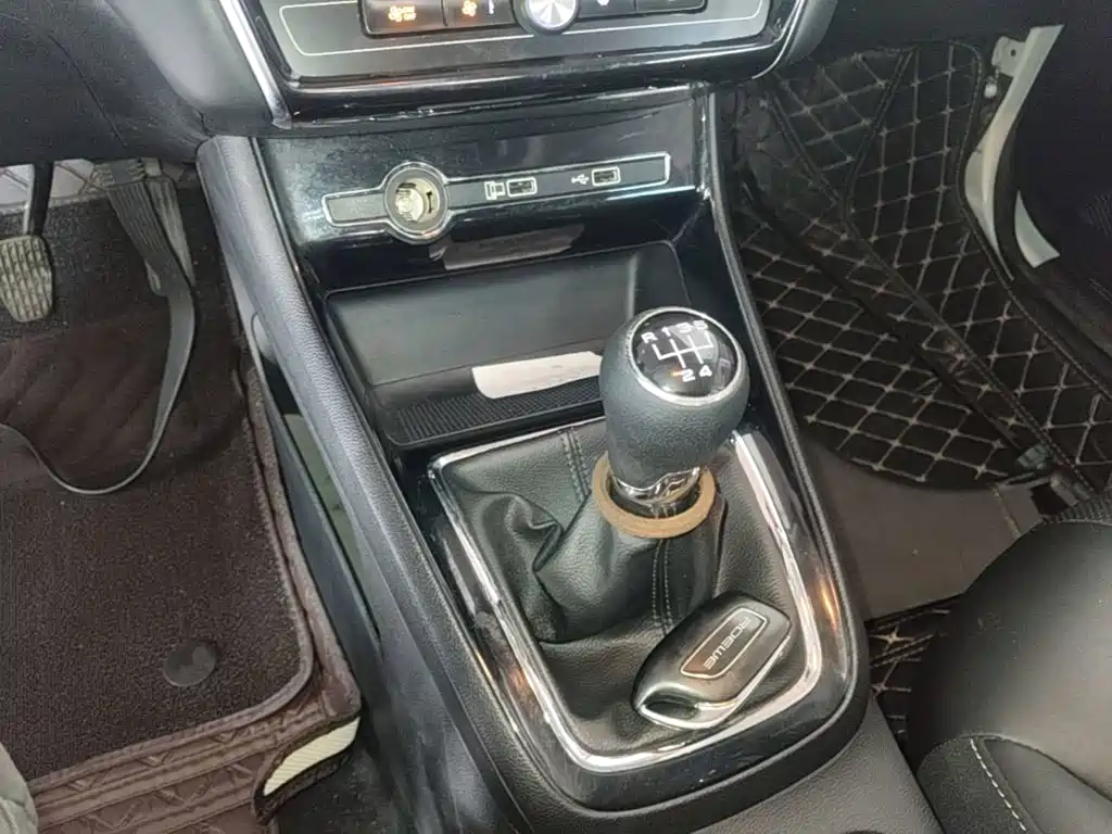 Roewe i5 — миниатюра 14
