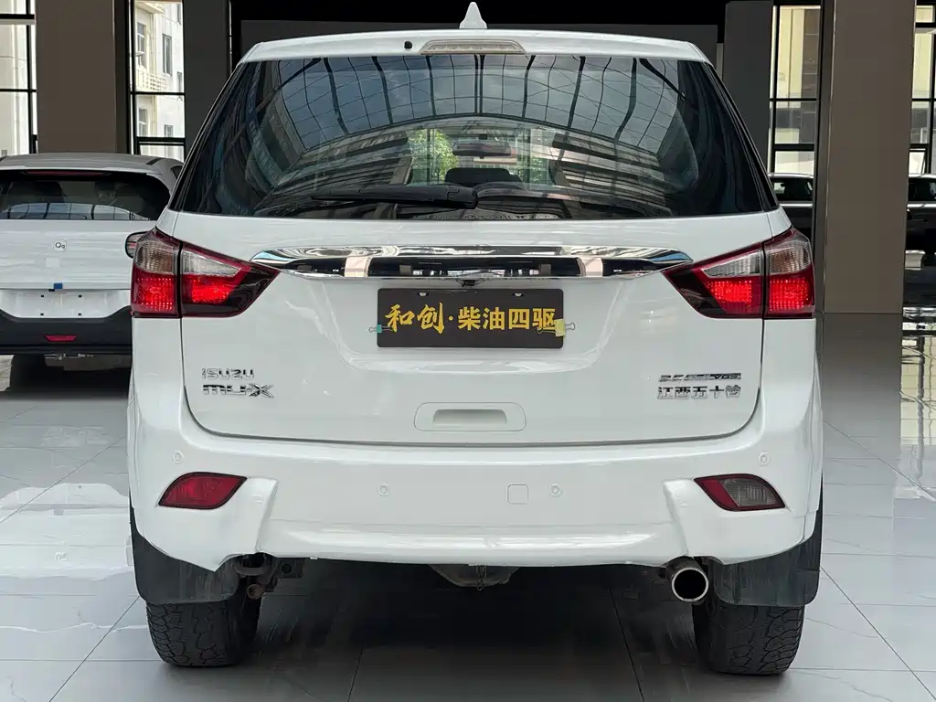 Isuzu MU-X — миниатюра 4