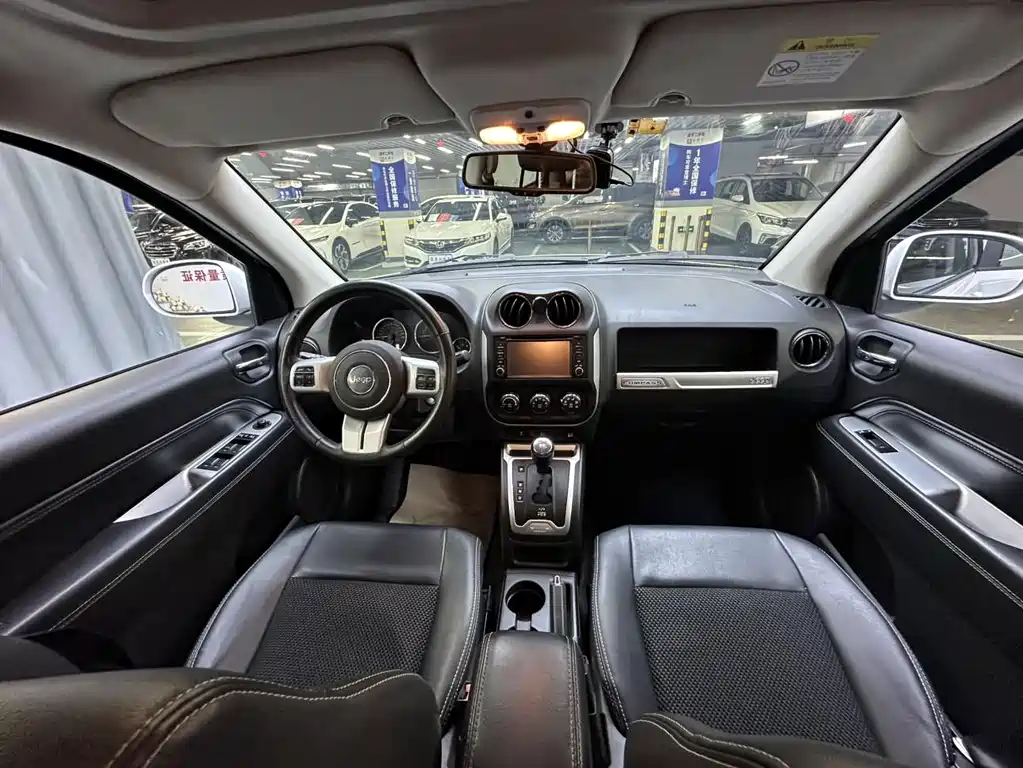 Jeep Compass (Import) — миниатюра 4