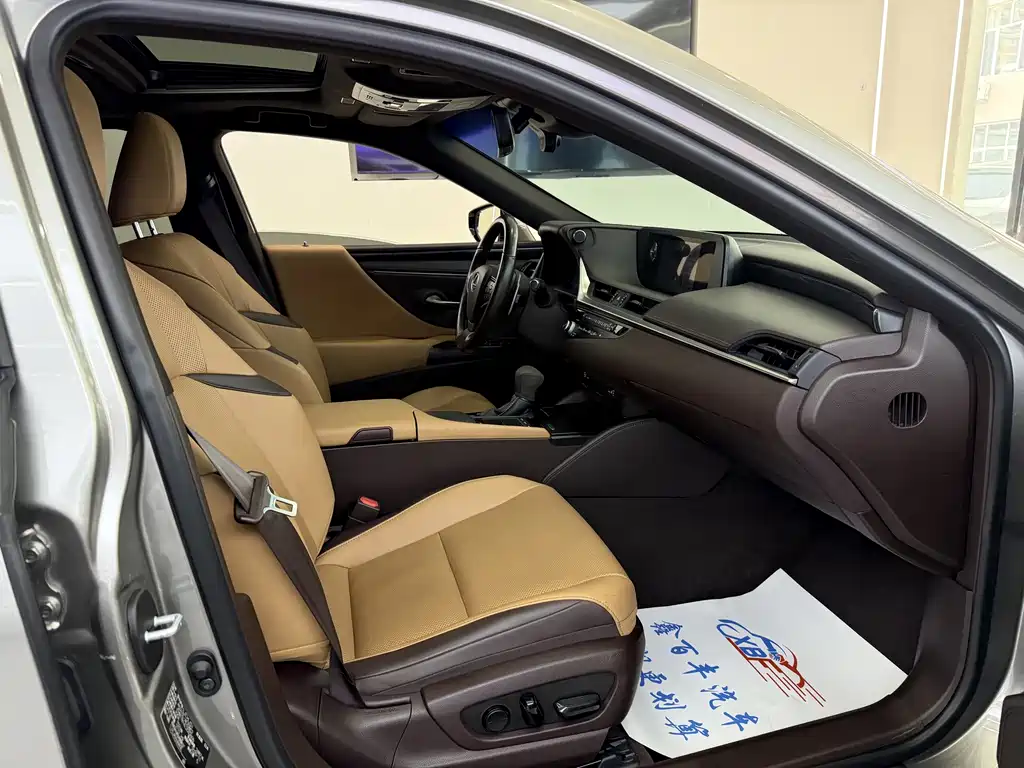 Lexus ES — миниатюра 6