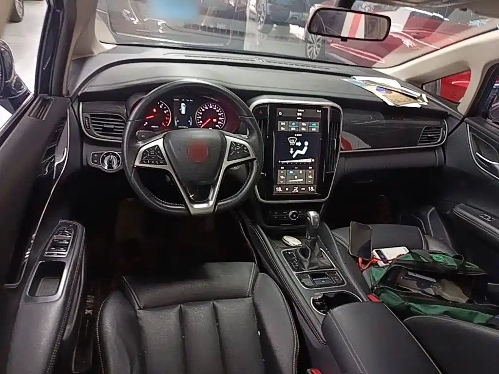 BYD MAX — миниатюра 10