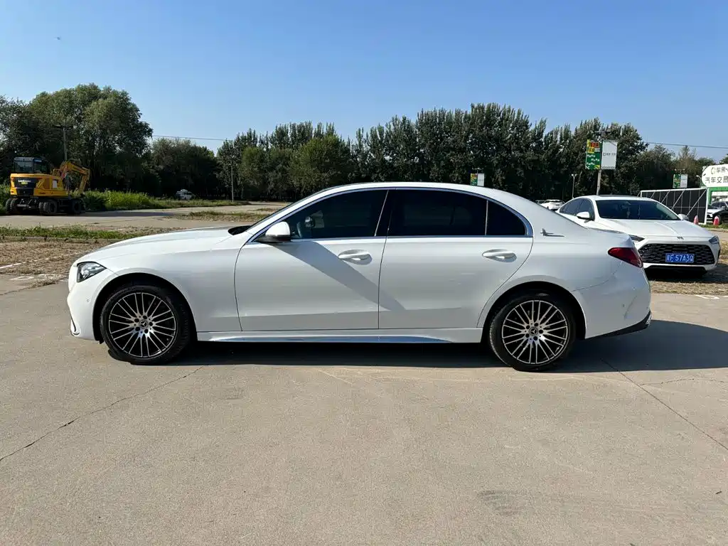 Mercedes-Benz C-Class — миниатюра 7