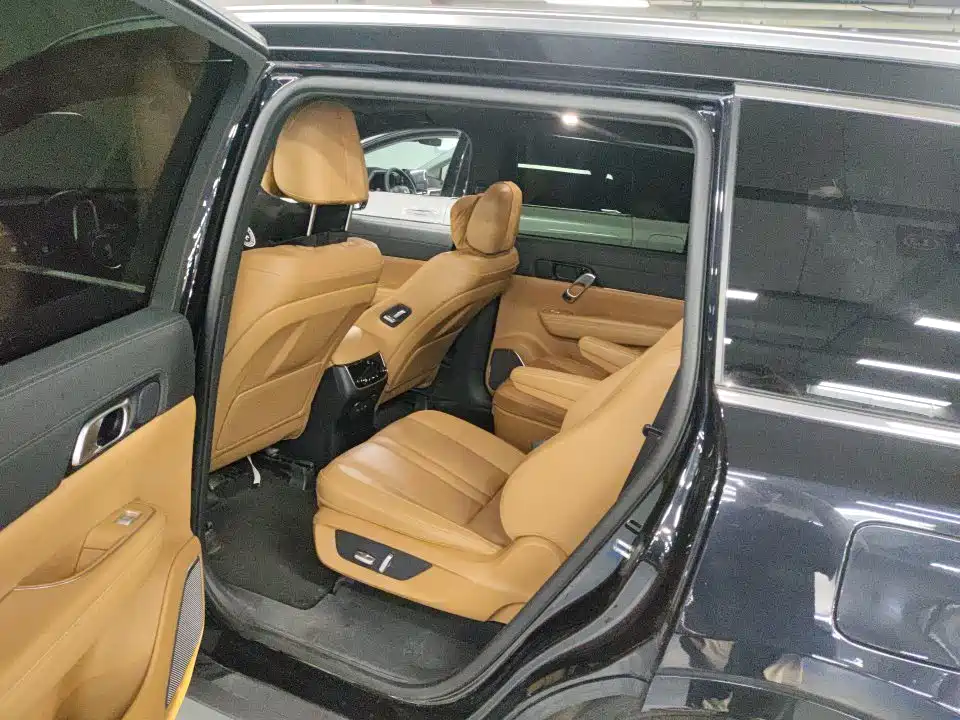 Li Auto ONE 2020 6 мест