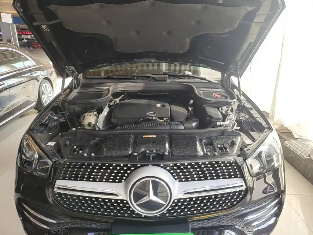 Mercedes-Benz GLE (Import) — миниатюра 20